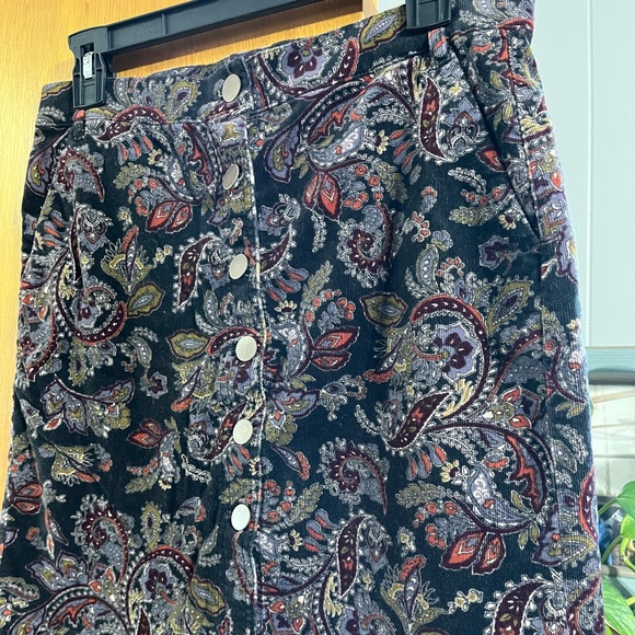 LOFT Whimsigoth Purple and Black Paisley Size 4 Miniskirt - Picture 5 of 9